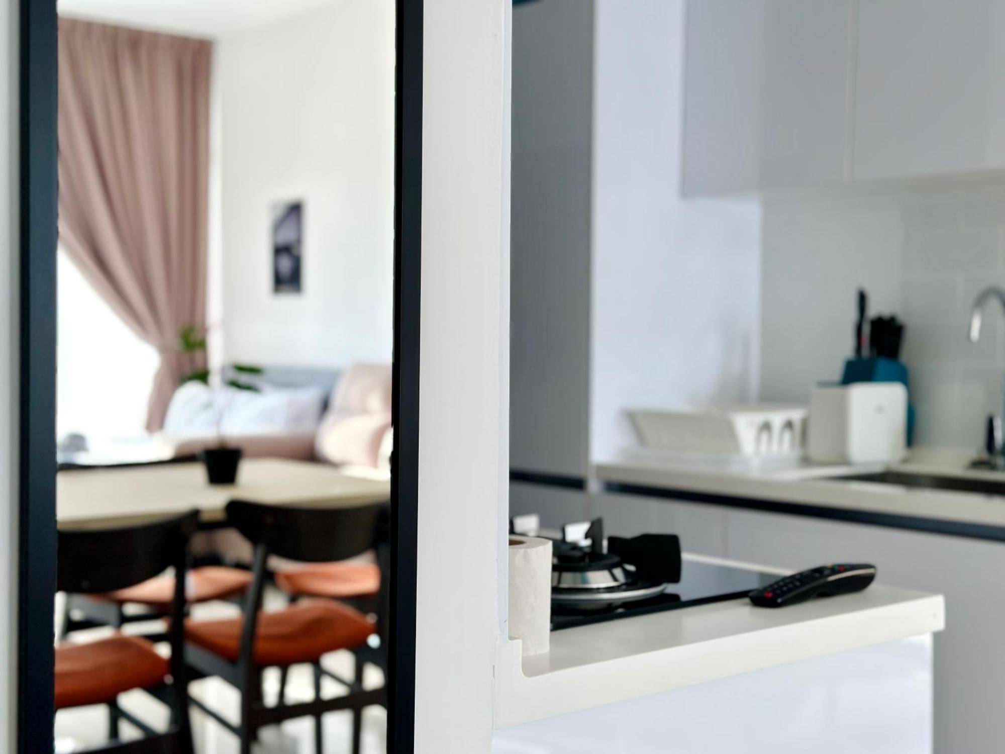 New 2Br Georgetown Warm And Lovely Homestay 10Pax-无敌美景两房民宿 Beacon Executive Suite מראה חיצוני תמונה