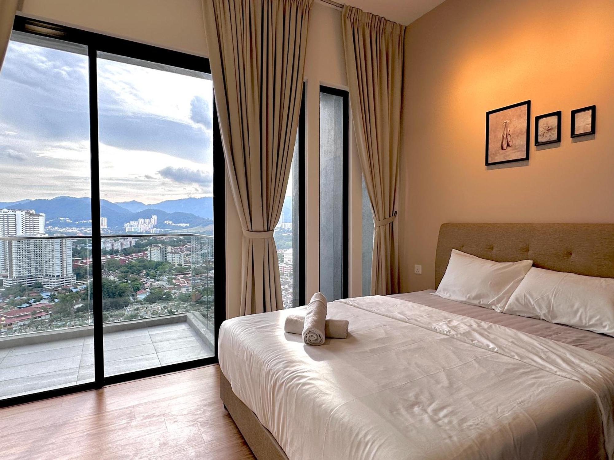 New 2Br Georgetown Warm And Lovely Homestay 10Pax-无敌美景两房民宿 Beacon Executive Suite מראה חיצוני תמונה