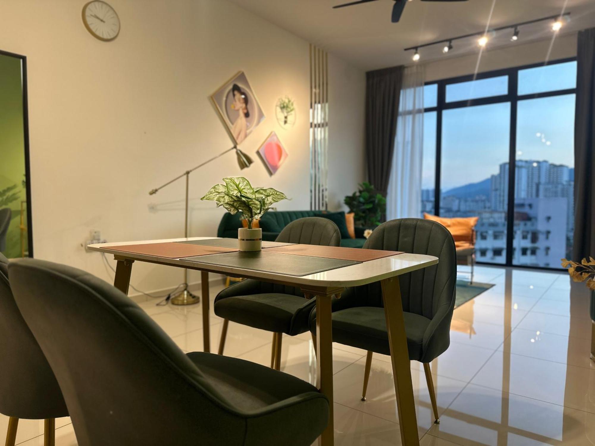New 2Br Georgetown Warm And Lovely Homestay 10Pax-无敌美景两房民宿 Beacon Executive Suite מראה חיצוני תמונה