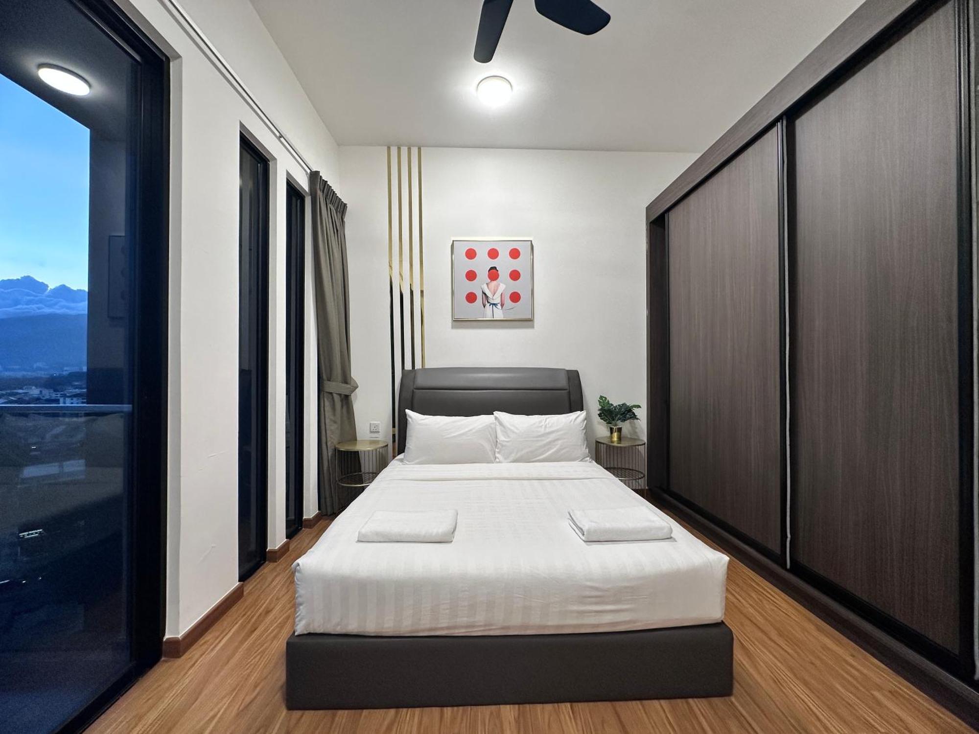 New 2Br Georgetown Warm And Lovely Homestay 10Pax-无敌美景两房民宿 Beacon Executive Suite מראה חיצוני תמונה